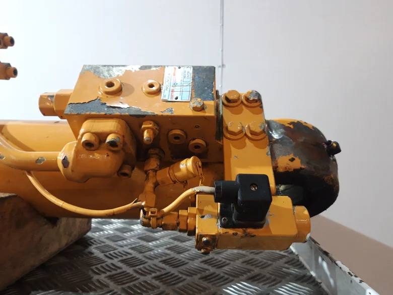 Vérin de flèche pour LIEBHERR R900LI