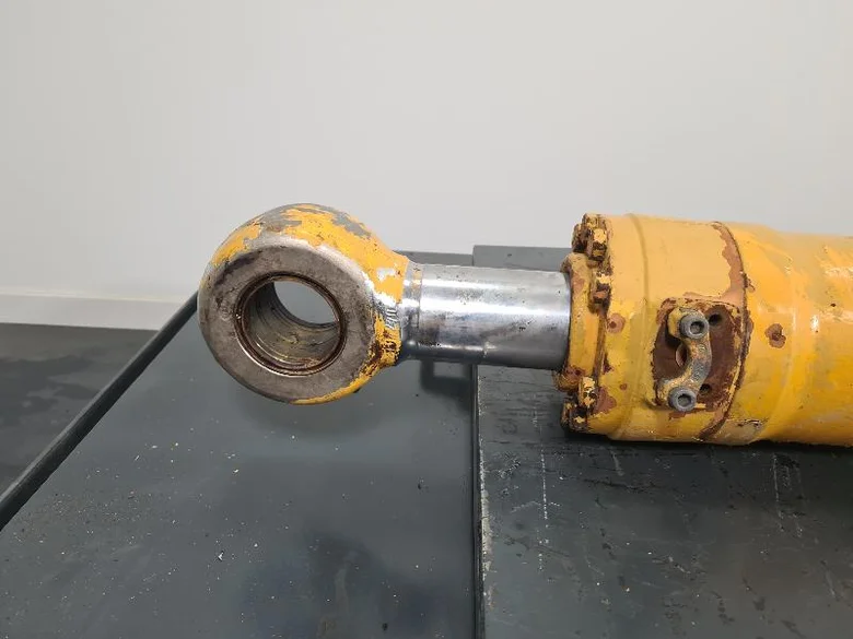 Vérin de flèche pour LIEBHERR A912LI