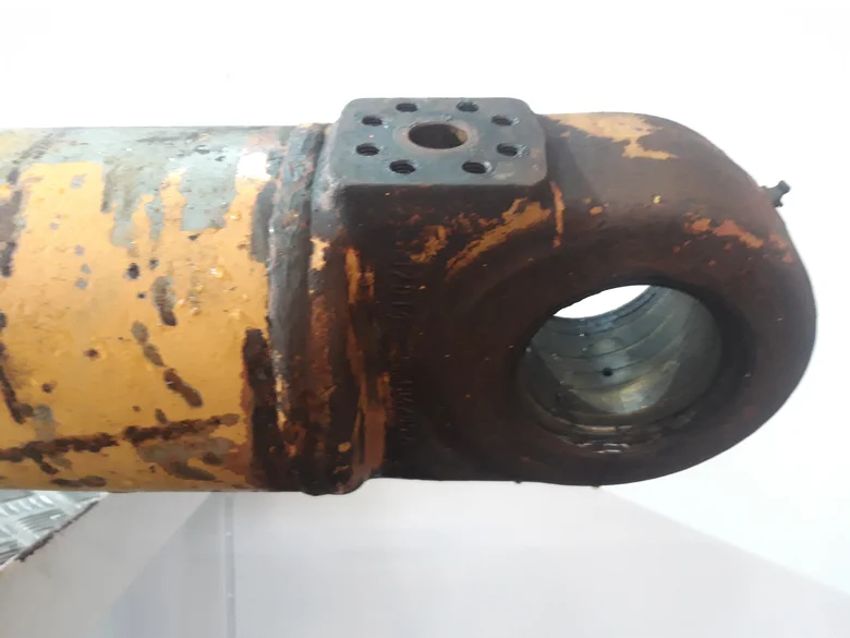 Vérin de flèche pour LIEBHERR R942HD