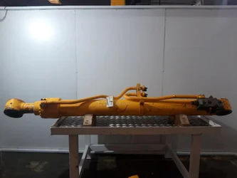 Vérin de flèche pour JCB JS330NC