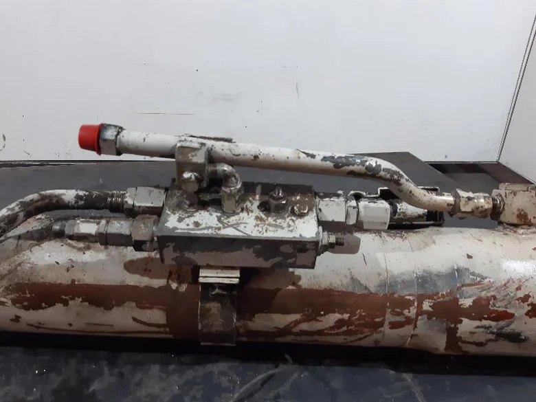 Cilindro de pluma para TAKEUCHI TB175