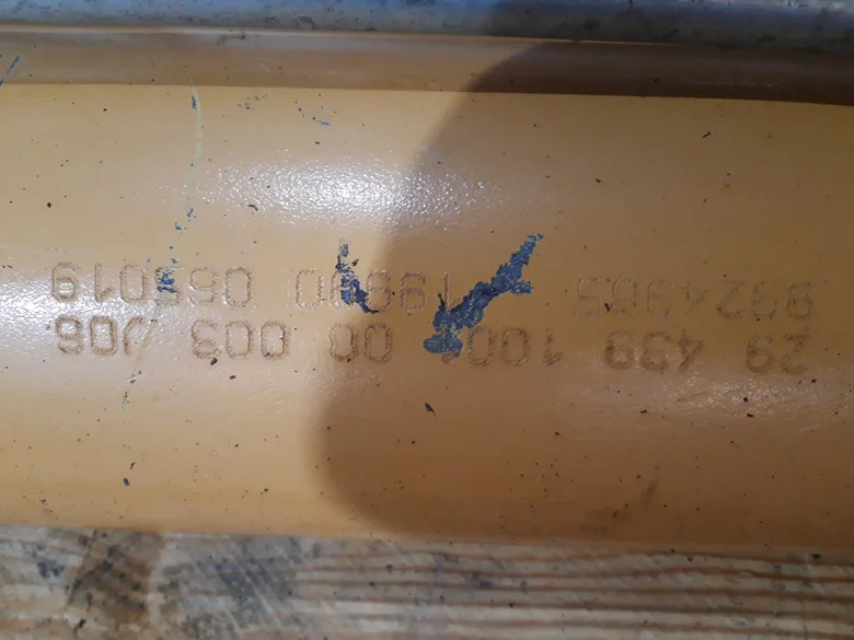 Vérin de flèche pour LIEBHERR R924C