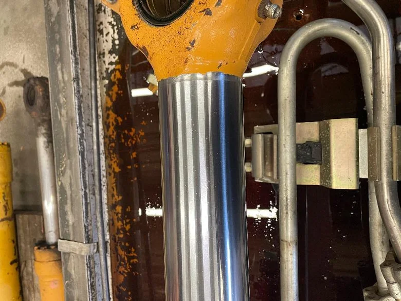 Vérin de flèche pour LIEBHERR R924C