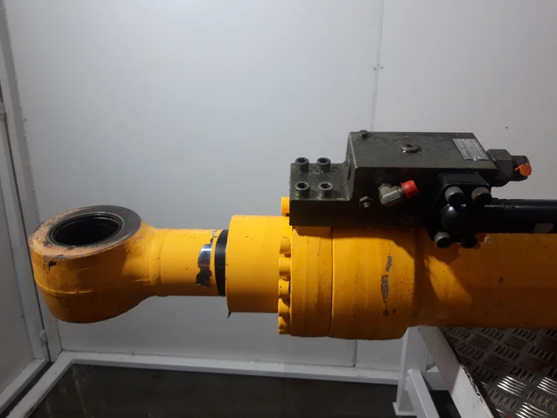 Cilindro de balanc edn para JCB JS330NC