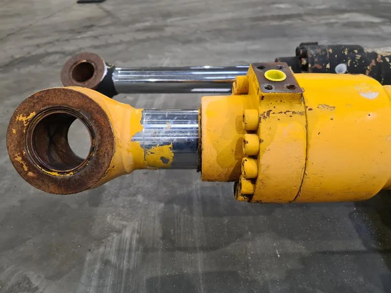 Cilindro de balanc edn para JCB JZ235LC