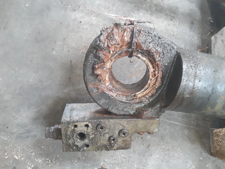 Cilindro de balanc edn para TEREX TM230