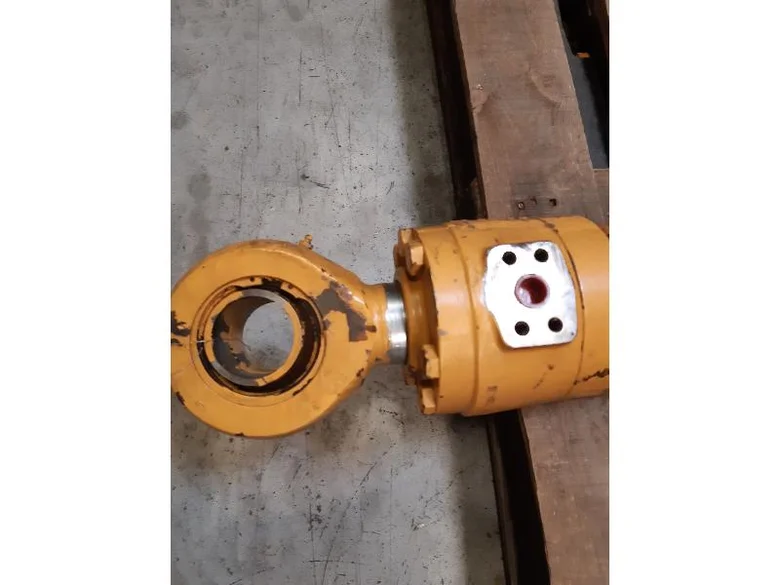 Bucket cylinder for LIEBHERR R902LC