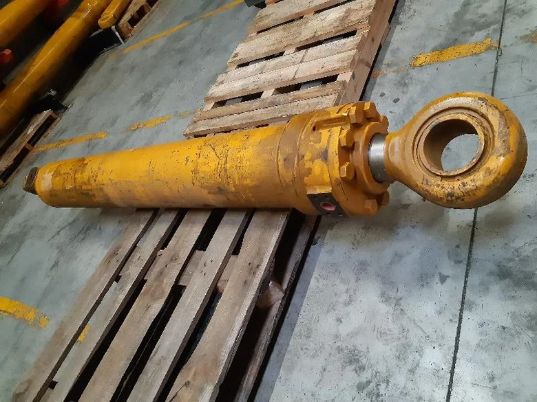 Vérin de godet pour LIEBHERR R962
