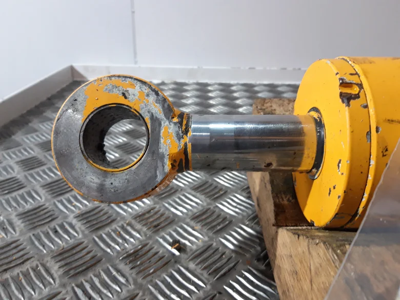 Cilindro de desplazamiento para MECALAC 11CX