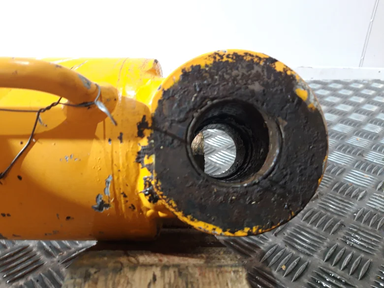 Cilindro de desplazamiento para MECALAC 11CX
