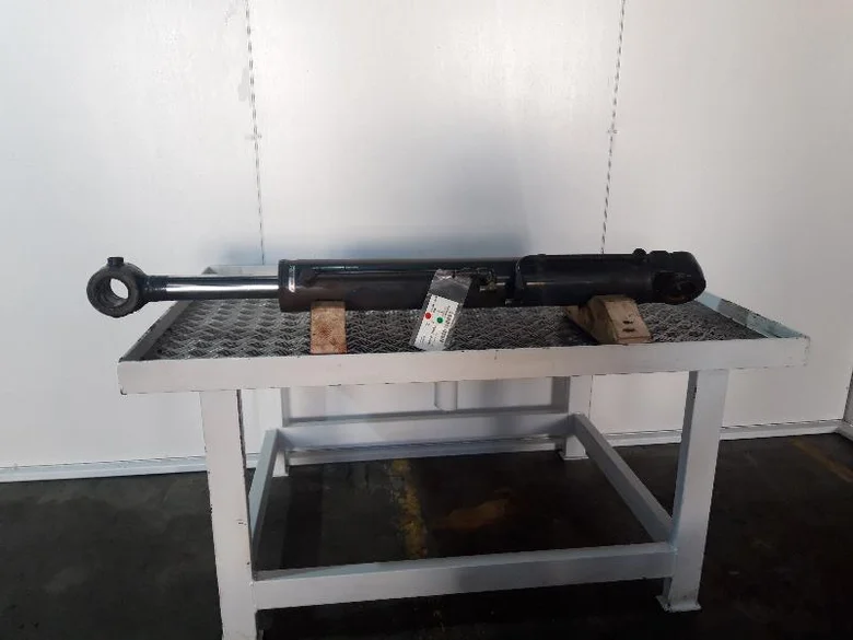 Vérin de déport pour DOOSAN S75V