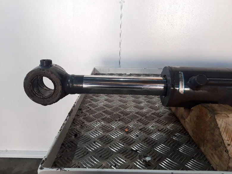 Vérin de déport pour DOOSAN S75V