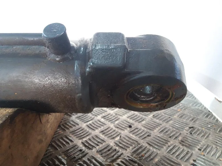 Vérin de déport pour DOOSAN S75V