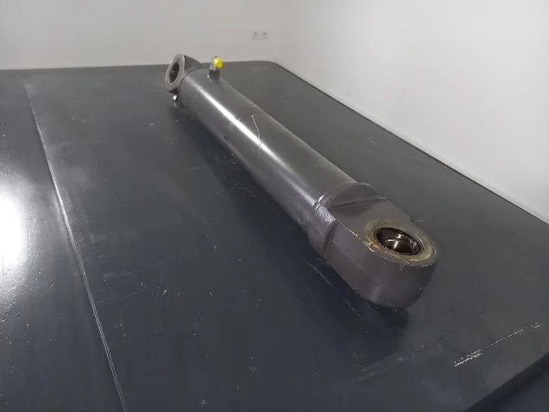 Offset cylinder for VOLVO EW160D
