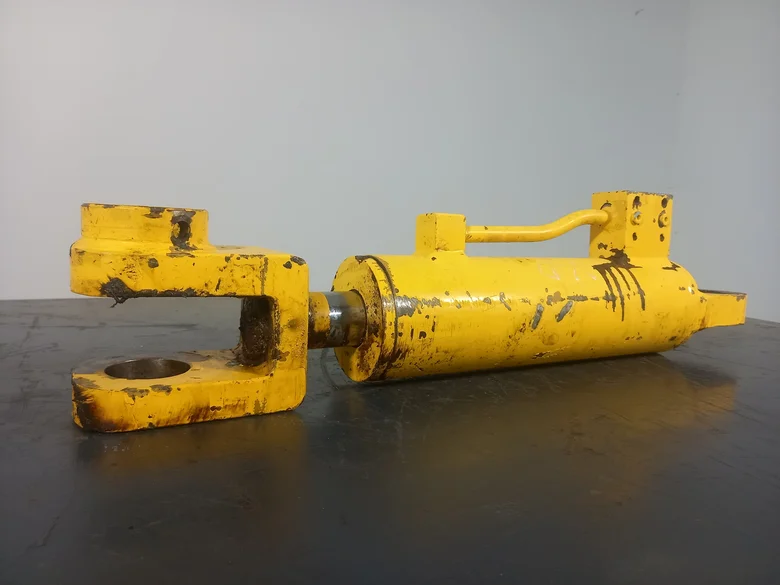 Cilindro de desplazamiento para NEW HOLLAND MH3.6