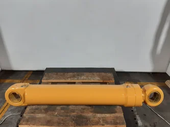 Vérin de volée variable pour LIEBHERR A312