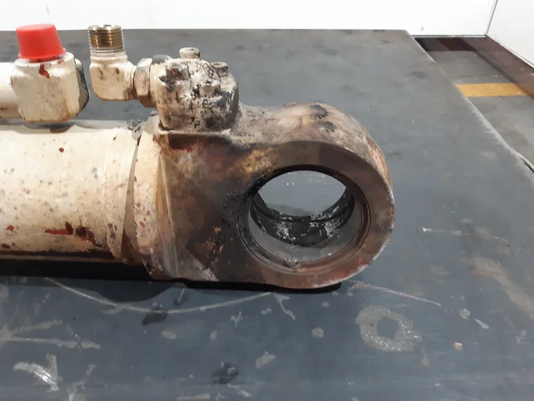 Variable boom cylinder for TAKEUCHI TB175