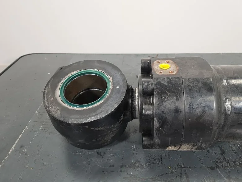 Variable boom cylinder for CATERPILLAR M320F