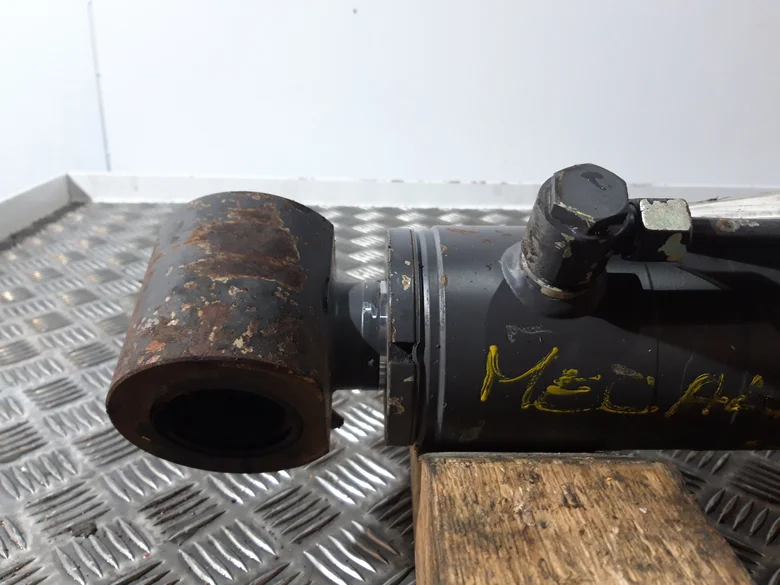 Stabilizer cylinder for MECALAC 10MSX