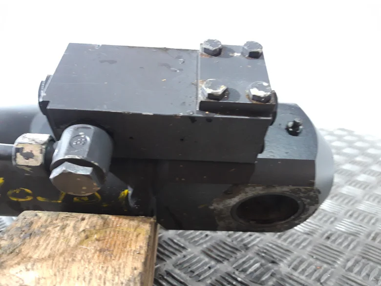 Stabilizer cylinder for MECALAC 10MSX
