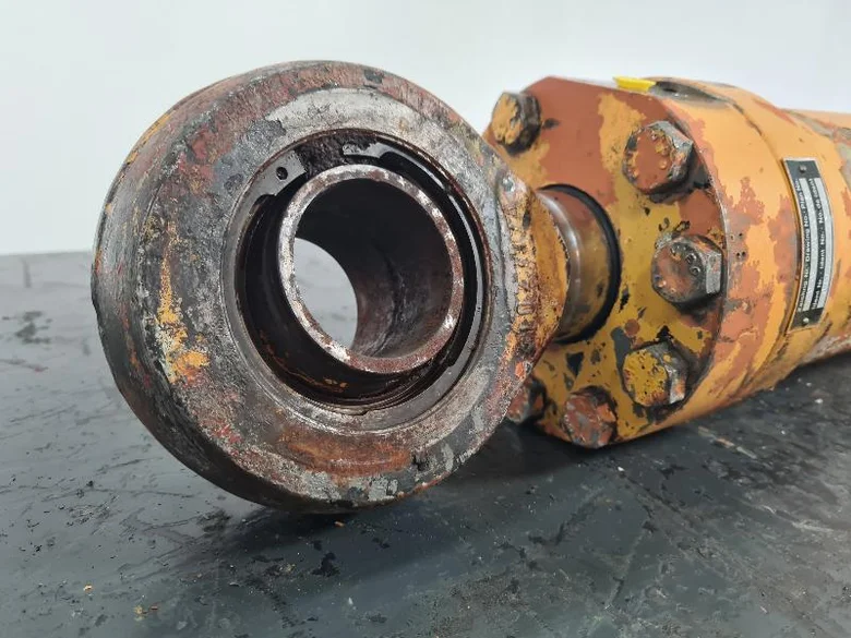 Stabilizer cylinder for LIEBHERR A912LI