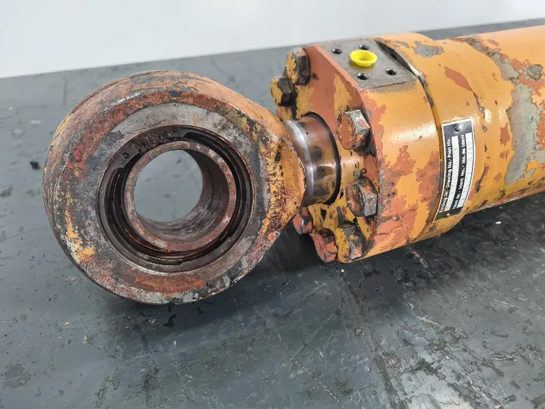 Stabilizer cylinder for LIEBHERR A912LI