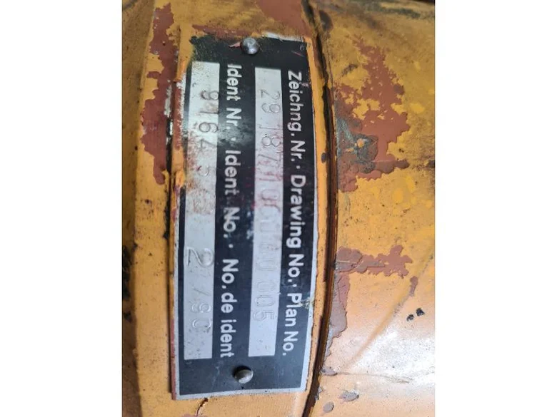 Stabilizer cylinder for LIEBHERR A912LI