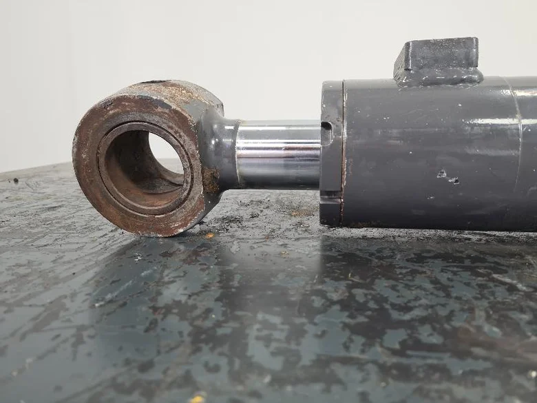 Stabilizer cylinder for NEW HOLLAND MH3.6