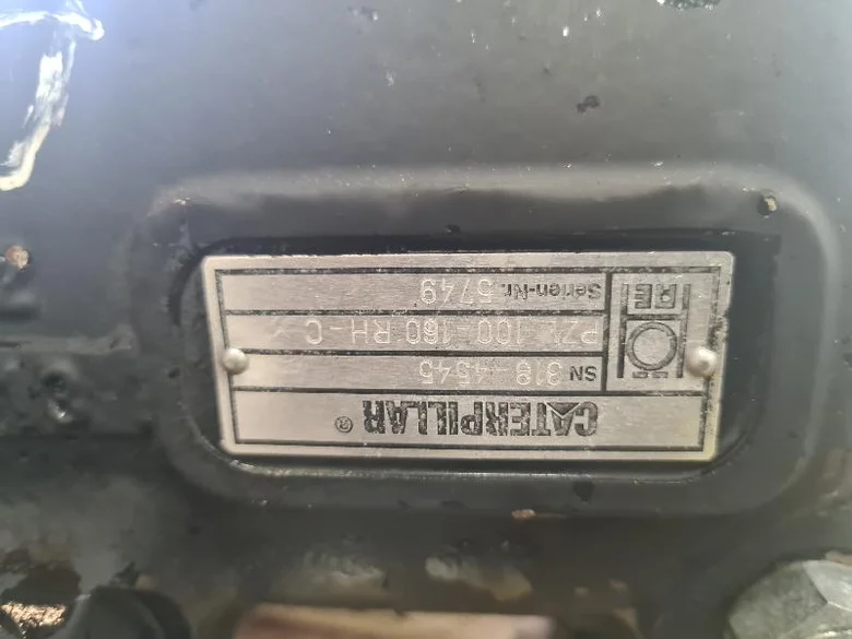 Axle housing lock cylinder for CATERPILLAR M318D