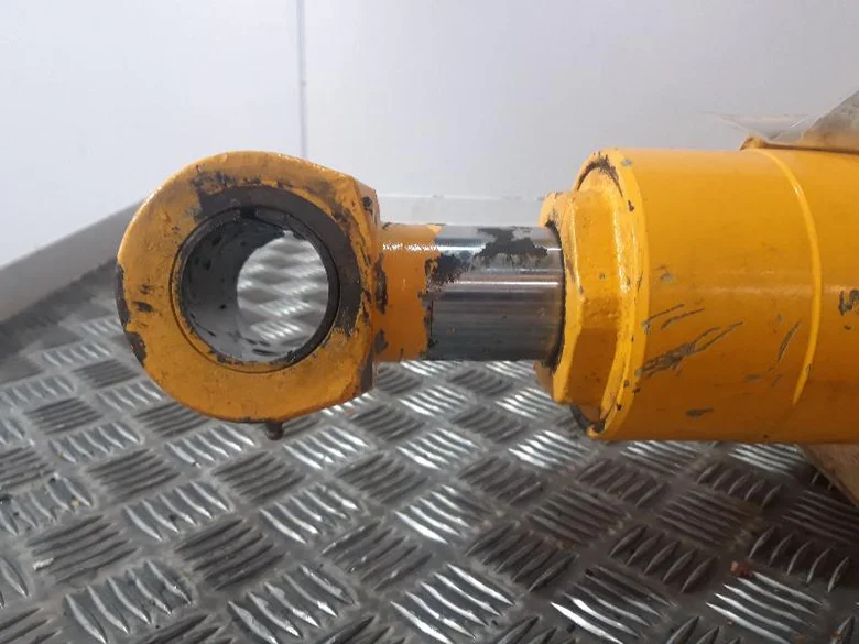 Vérin de levage brancard pour JCB 4CX