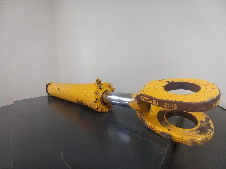Arm lift cylinder for LIEBHERR L580