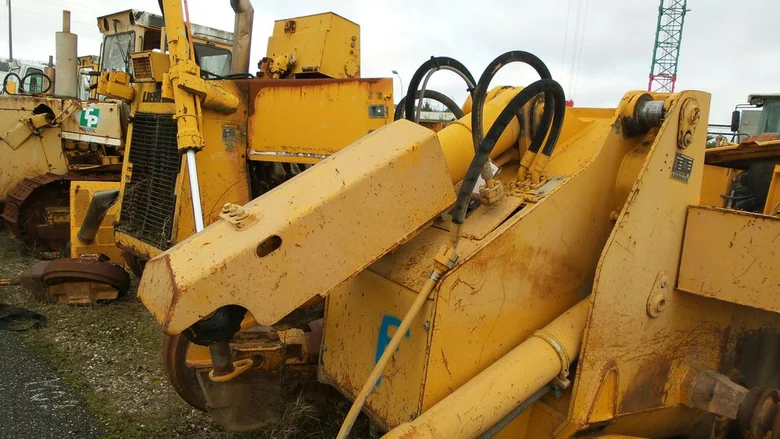 Digging cylinder for LIEBHERR LR632
