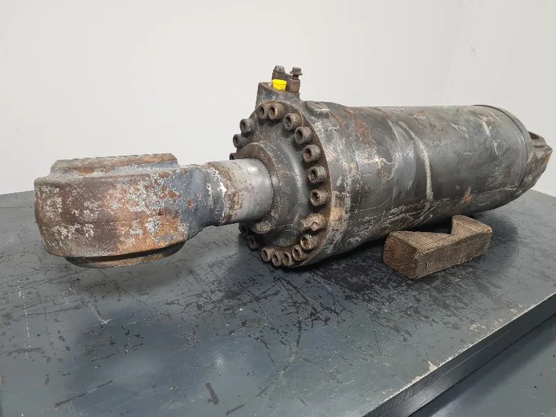 Cilindro de excavaci f3n para VOLVO L220E