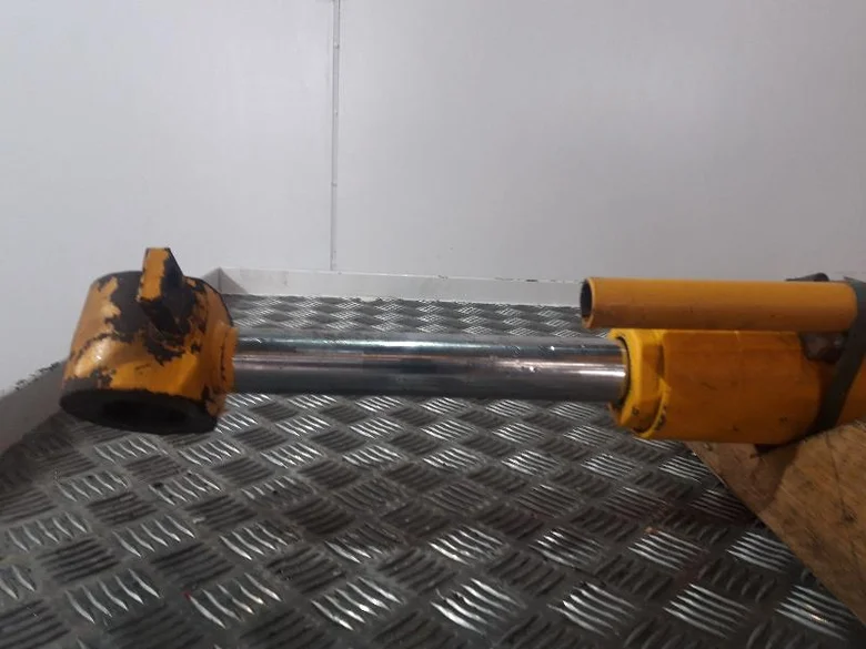 Vérin de cavage pour JCB 4CX