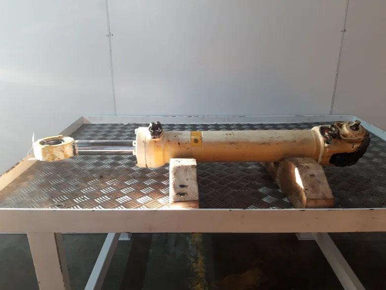 Cilindro de direcci f3n para VOLVO L150E