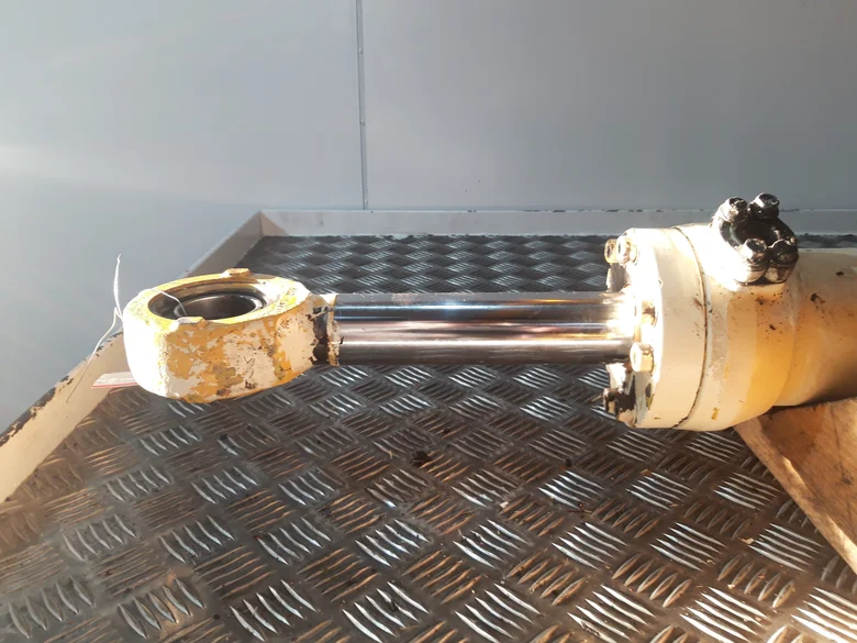 Cilindro de direcci f3n para VOLVO L150E
