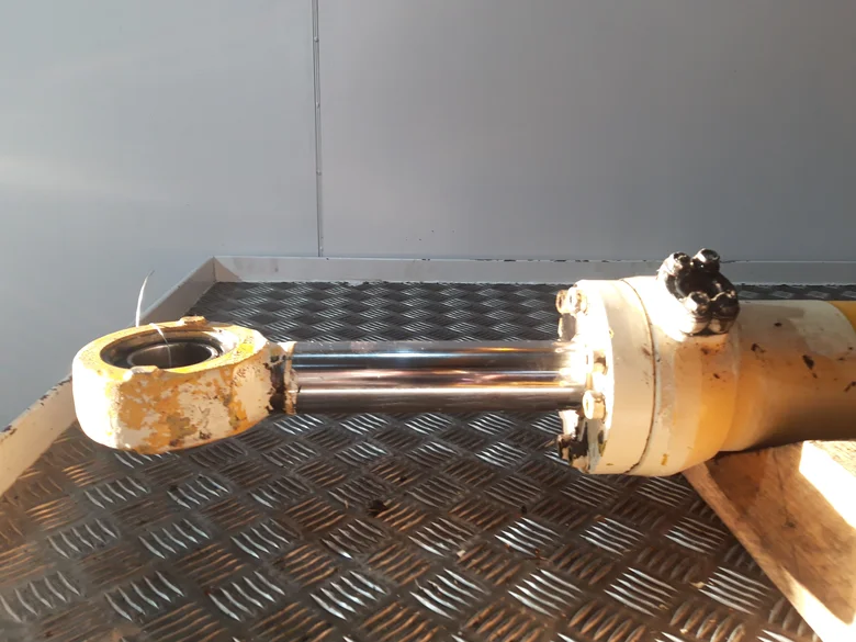 Cilindro de direcci f3n para VOLVO L150E