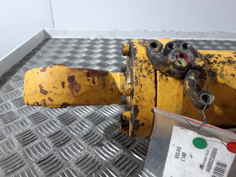 Cilindro de direcci f3n para VOLVO L180