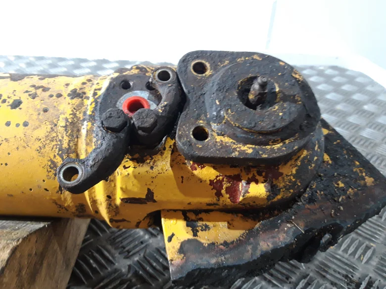 Cilindro de direcci f3n para VOLVO L180