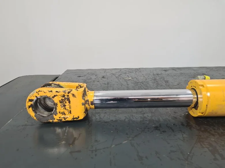 Steering cylinder for VOLVO A25D