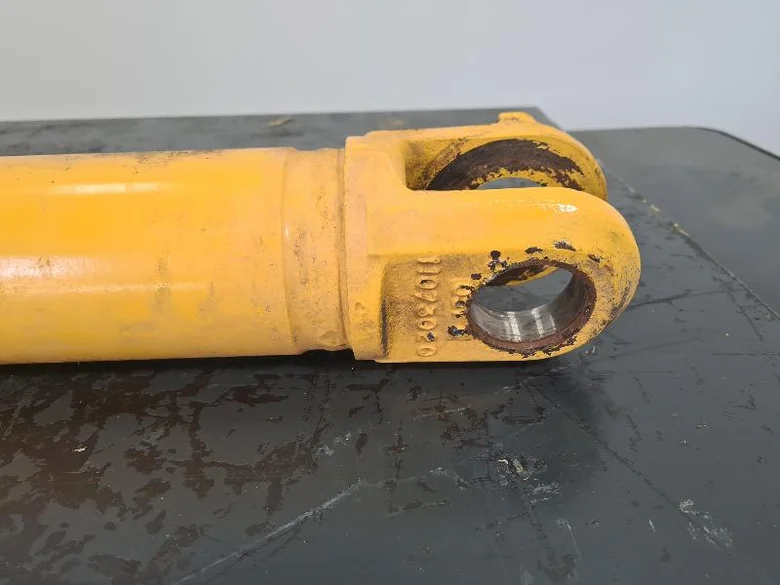 Steering cylinder for VOLVO A25D