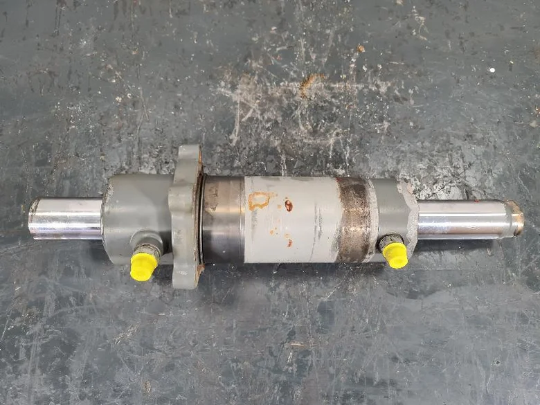 Cilindro de direcci f3n para LIEBHERR A914