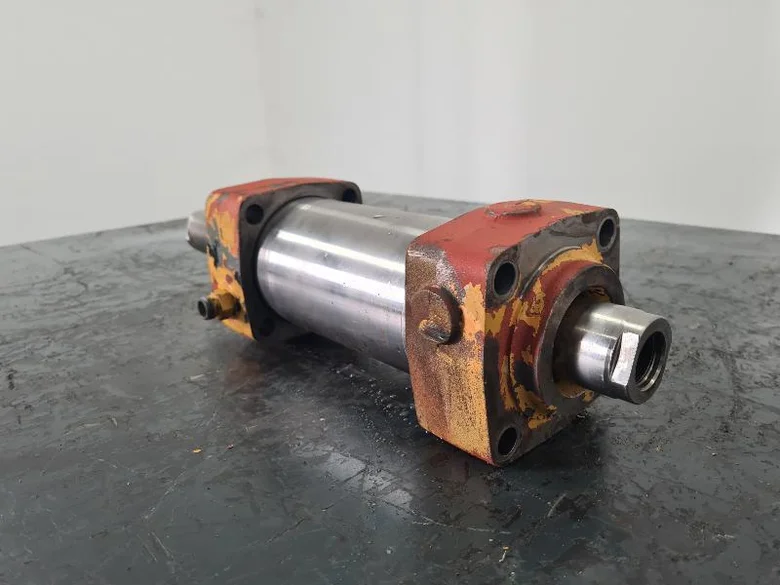Steering cylinder for LIEBHERR A912LI