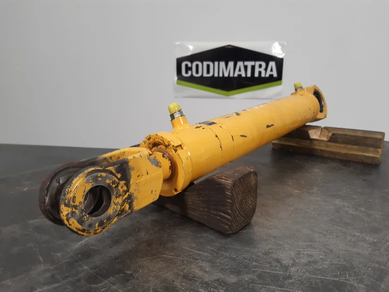 Steering cylinder for VOLVO L120F