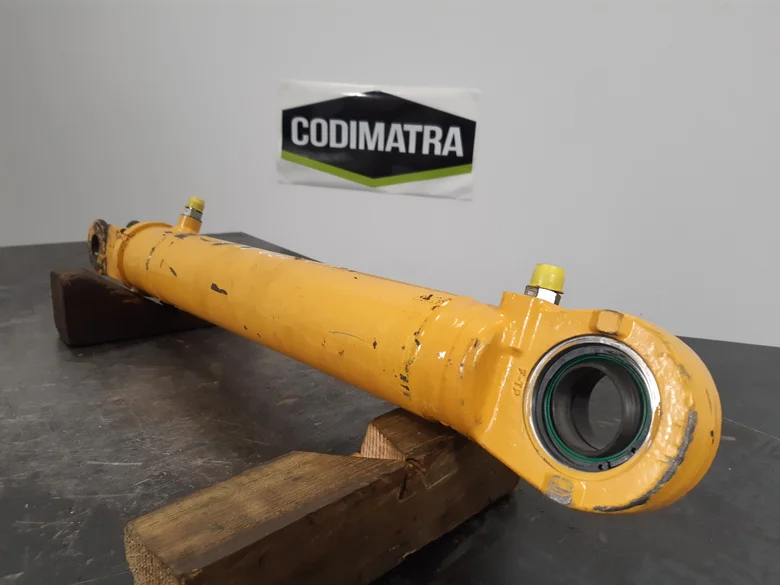 Steering cylinder for VOLVO L120F