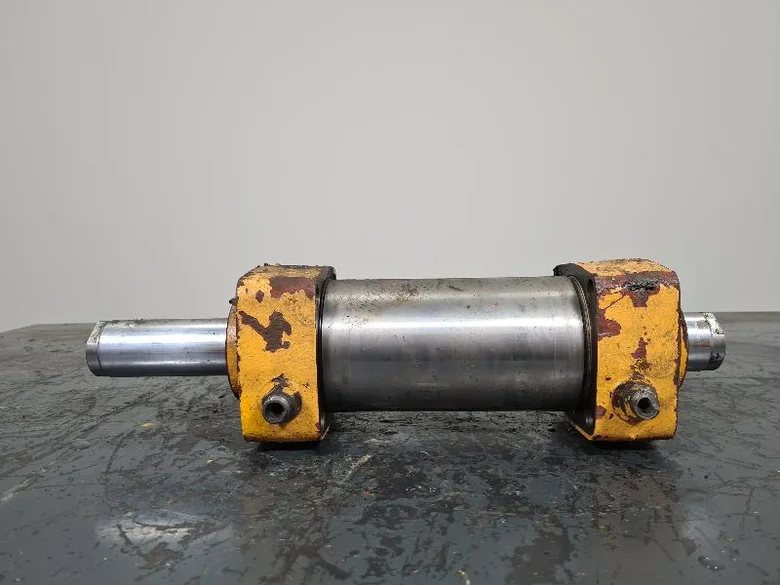 Steering cylinder for LIEBHERR A922LI