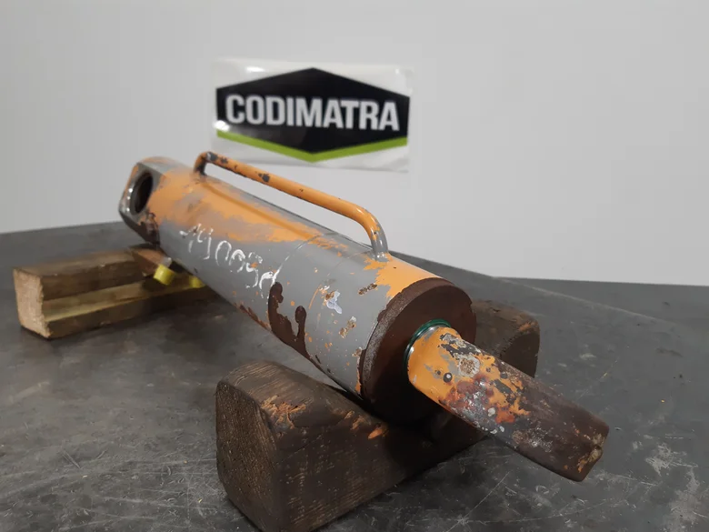 Cilindro de elevación de hoja para CASE WX165