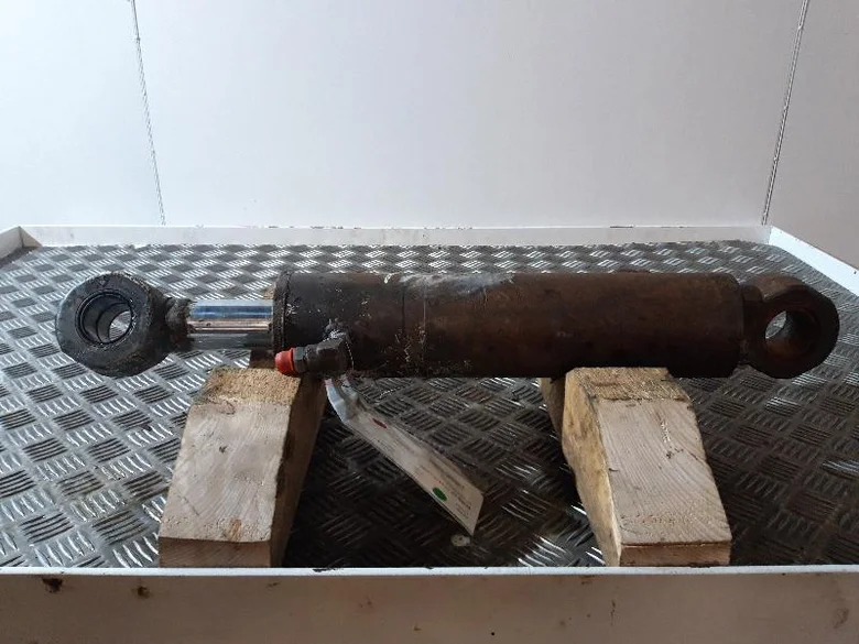Vérin de levage lame pour YANMAR B50