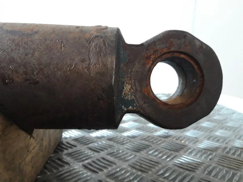Vérin de levage lame pour YANMAR B50