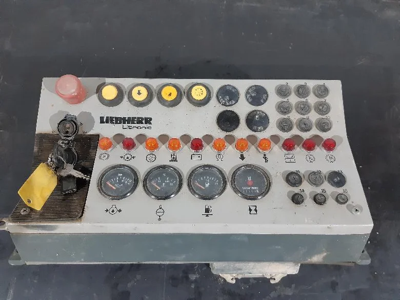 Dashboard for LIEBHERR LR632
